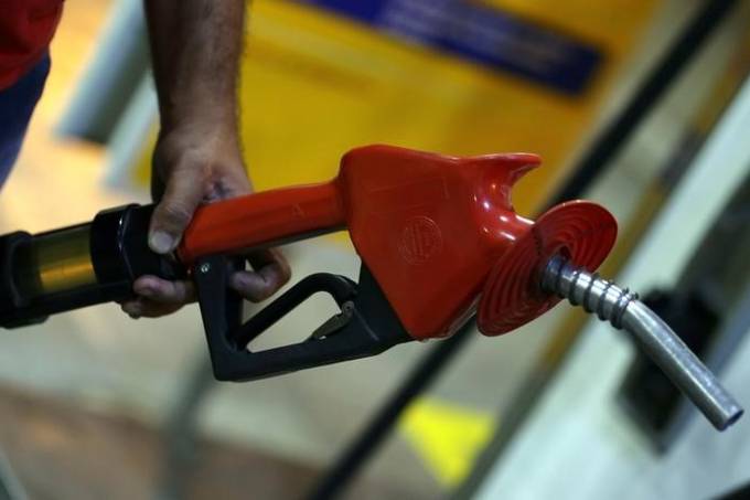 preços do diesel e da gasolina serão reduzidos por petrobras